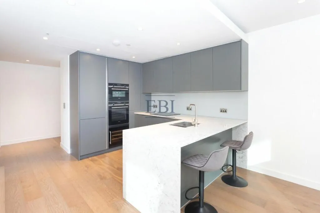 High Level, Two Bedroom Apartment 伦敦